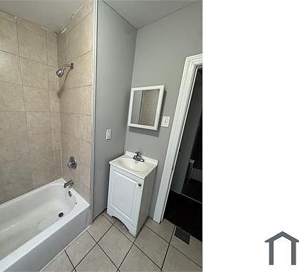 2nd image of 2087 E Clementine St