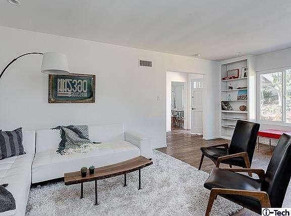 2nd image of 2826 Delevan Dr