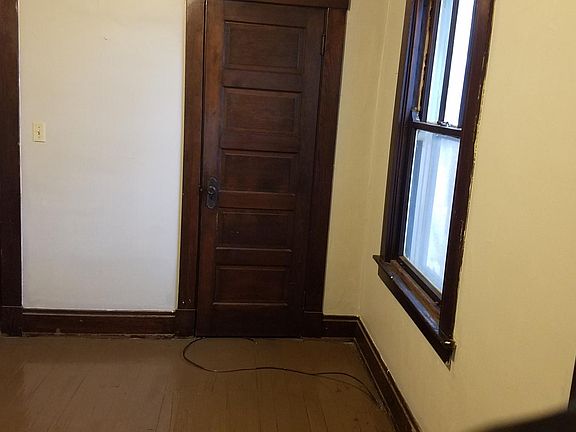 3rd image of 1623 Knowlton St