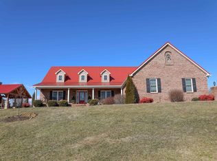 1864 Springhill Rd, Staunton, VA 24401