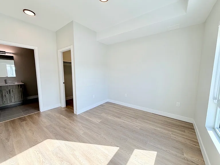 7219 Sharon Ave — Photo 10