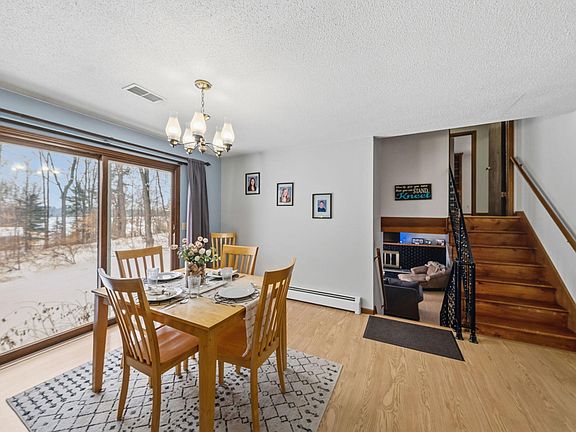 4th image of 17220 Valley Dr