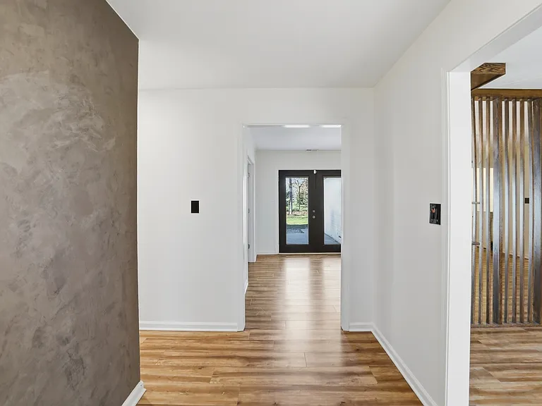 512 Lexington Blvd — Photo 3