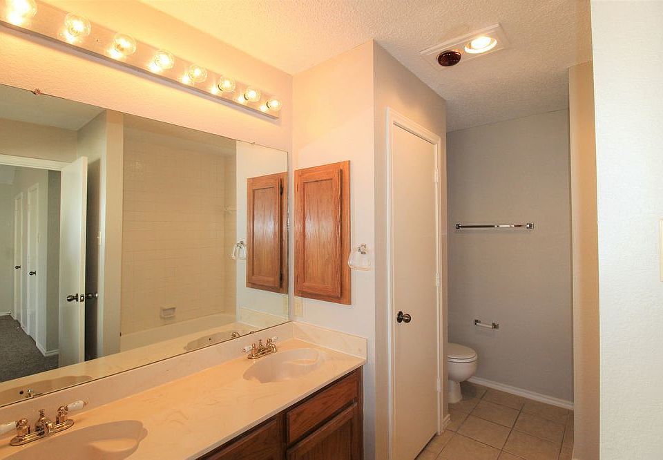 1st image of 2309 Lakeshore Ln