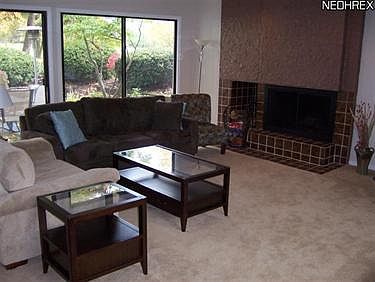 4th image of 668 Claridge Ln