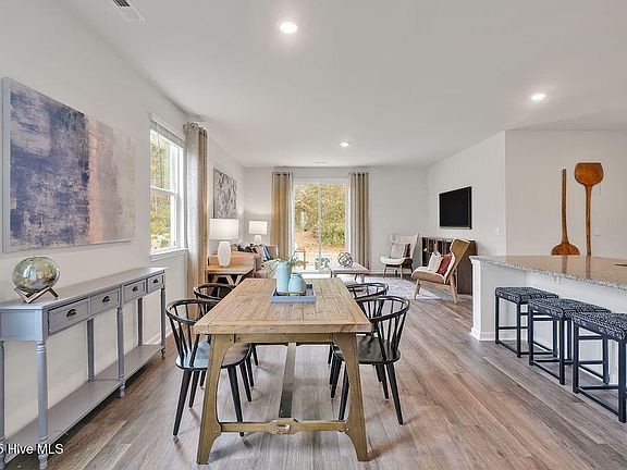 4th image of 201 Laridae Court Lot 001