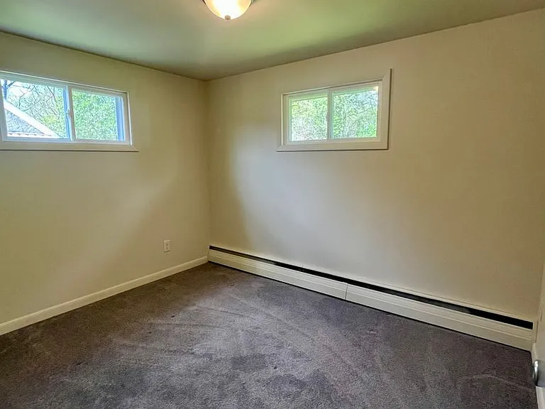 429 Belmont St — Photo 7