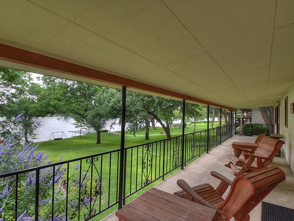4th image of 307 Meadowlakes Dr