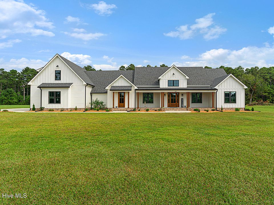 1st image of 107 Mayflower Drive