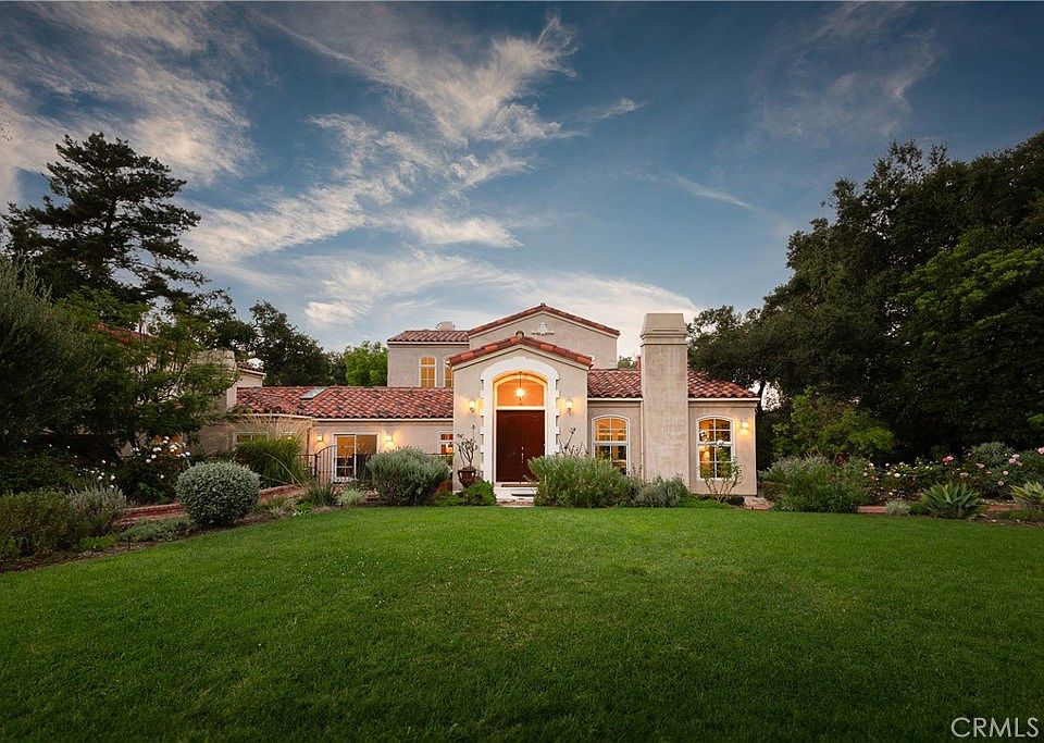 1st image of 21149 Entrada Rd