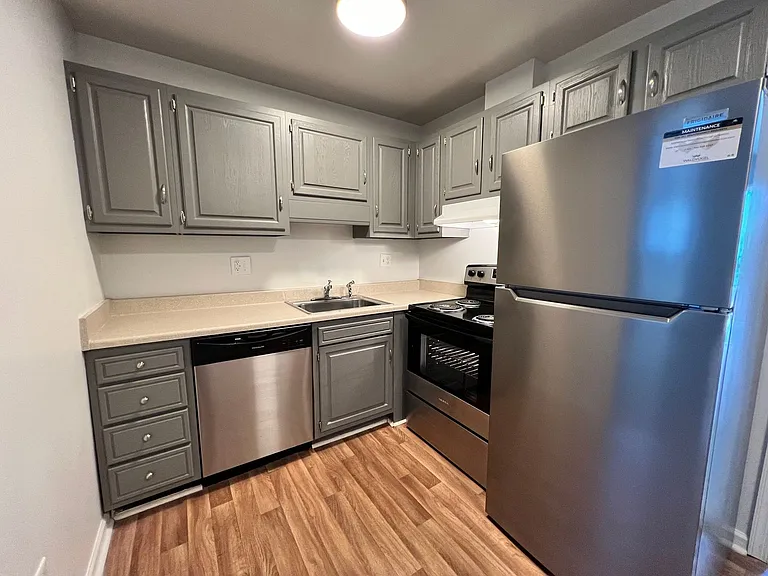 Stone Ridge Apartments- Convenient Location — Photo 13