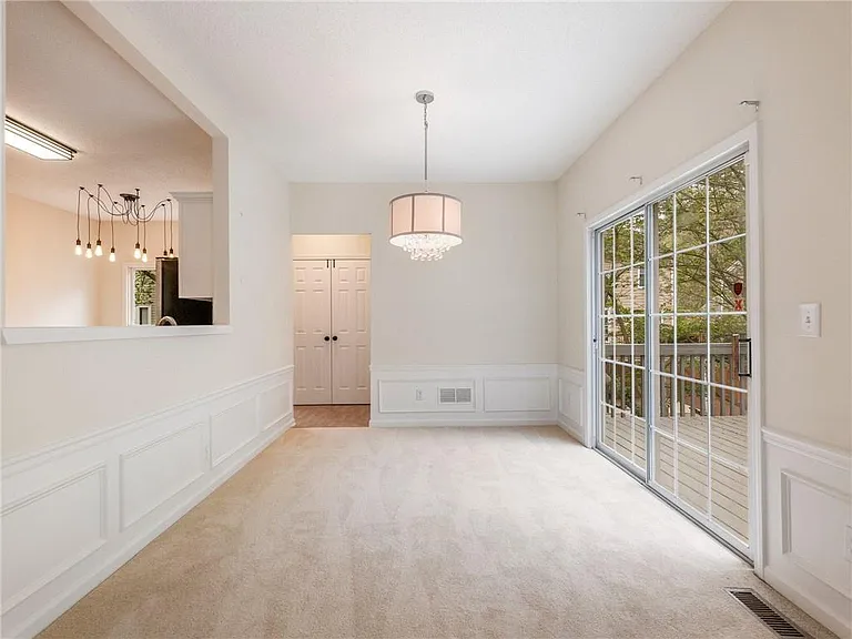 10100 Barston Ct — Photo 6