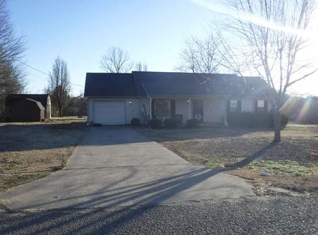 2nd image of 35 Thompson Rd