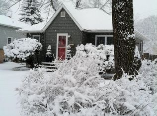 2002 2nd Ave N, Grand Forks, ND 58203