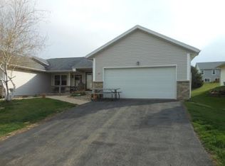 511 Meadow View Rd, Mount Horeb, WI 53572
