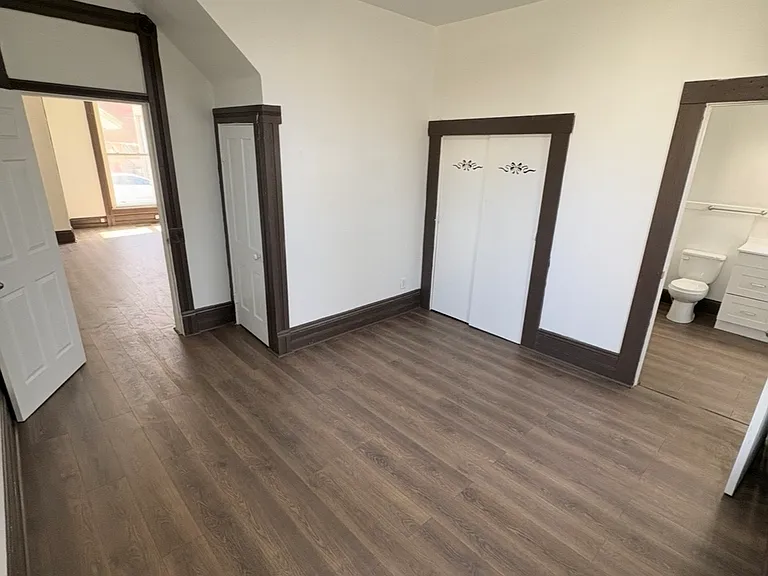 253 W Morrison St — Photo 5