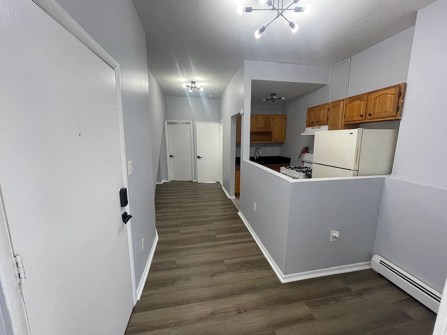 3 bed, $2,100 — Photo 1