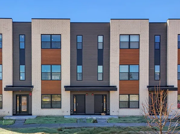 2226 Lakeshore Dr, Schaumburg, IL 60159