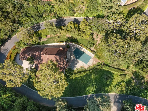 1116 Calle Vista Dr, Beverly Hills, CA 90210