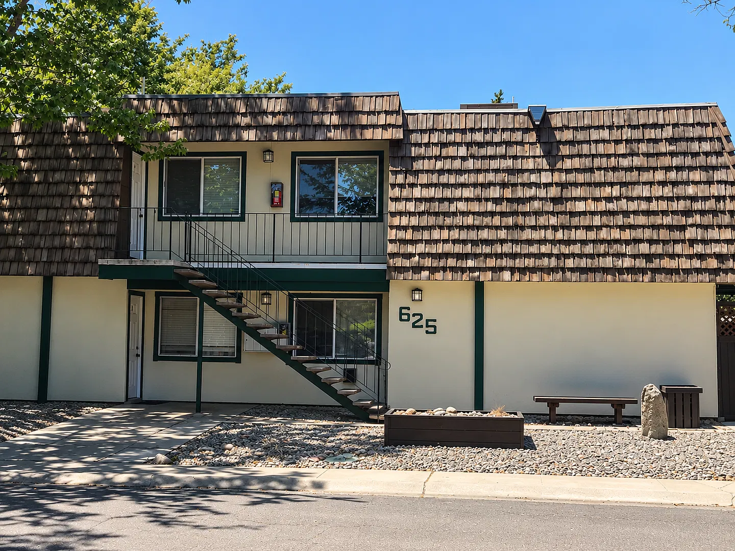 625 Adams Street — Photo 1
