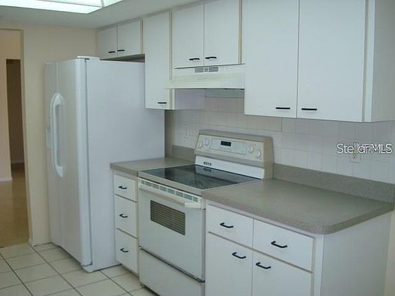 4th image of 3608 Pembrook Dr