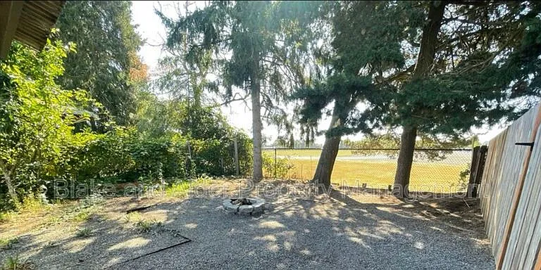 2410 SE 9th Ct — Photo 11