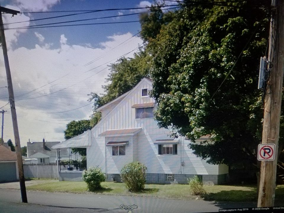 2nd image of 1201 Springhill Rd