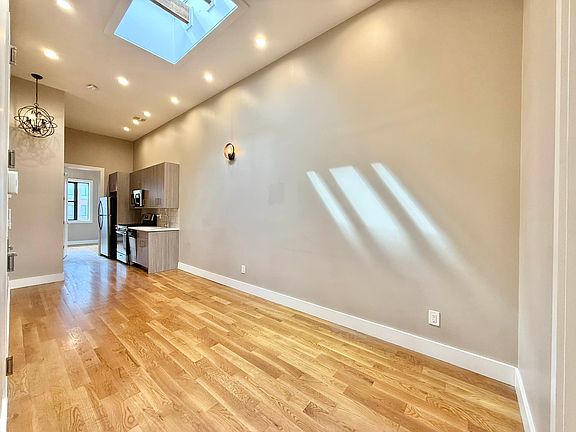 4th image of 344 McGuinness Blvd #3LL
