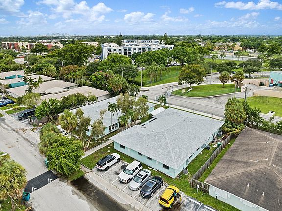 4th image of 5740-5748 NW 27th Court