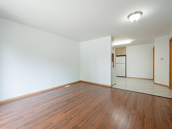 2nd image of 811 S Claremont Ave #2
