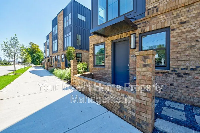 2 bed, 2.5 bath, 1361 sqft, $2,599 — Photo 3