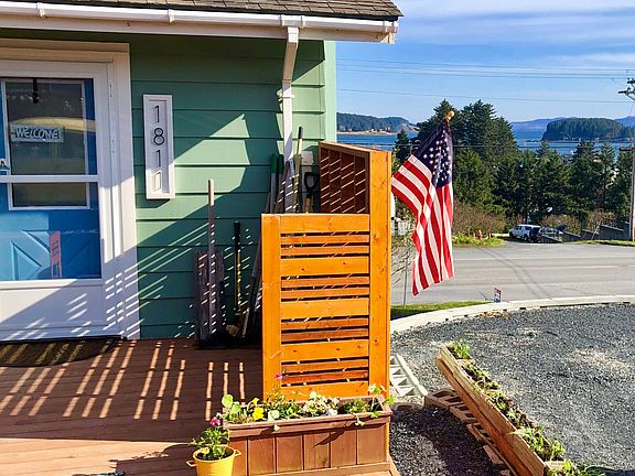 Gorgeous Back Deck Views!