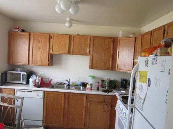 3rd image of 2419 Sheehan Dr Unit 101