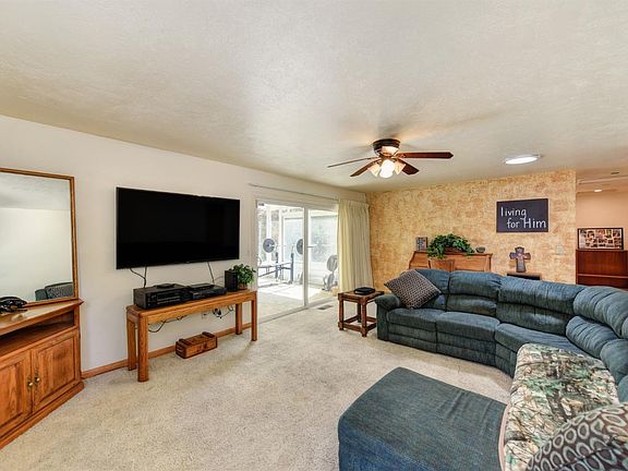 3rd image of 2857 Northridge Dr