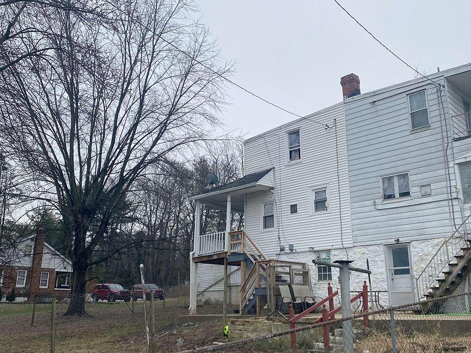 2nd image of 547 River Dr