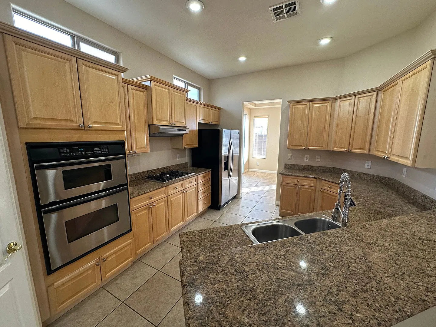 Beautiful Gated Cul-de-Sac Home with RV Parking & 3-Car Garage — Photo 3