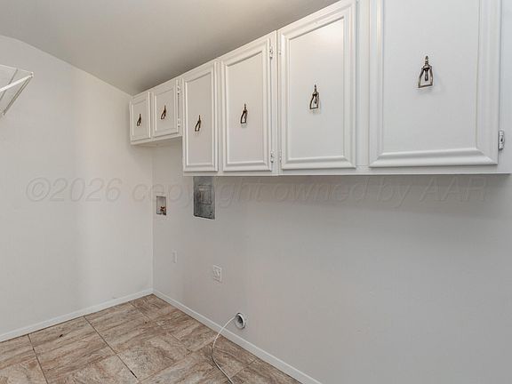 4th image of 4714 S Bonham St