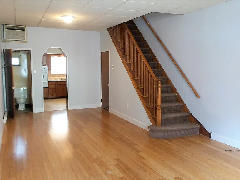 2436 S Mole St — Photo 2