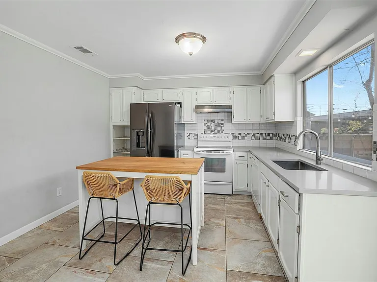 2002 Millay Dr #118 — Photo 12
