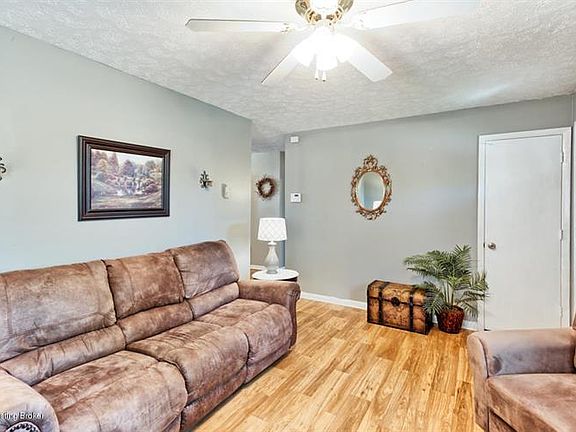 5th image of 1012 Guist Creek Dr