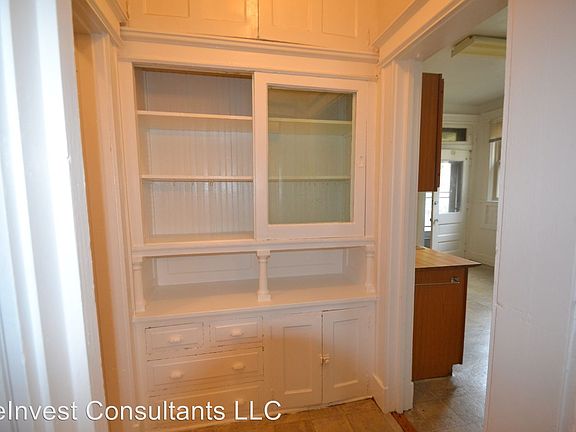 5th image of 783 Clinton Springs Ave #1