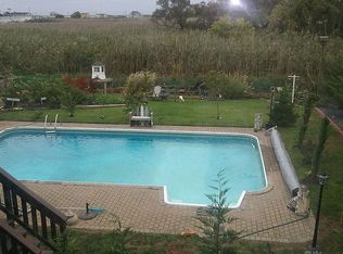 24 Terry St, Sayville, NY 11782