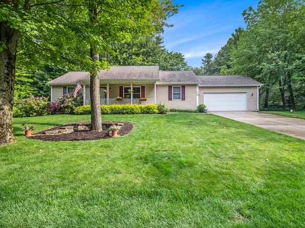 5668 Harriet Ln, Ludington, MI 49431