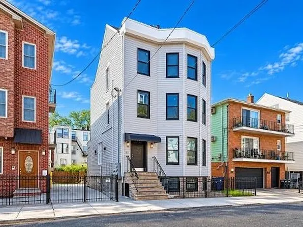 61 Beacon Avenue image 1 of 10