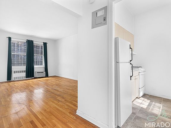 2nd image of 320 E 50th St APT 4F