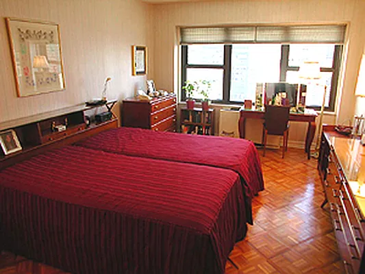 Sold by Verdi Square Realty | media 16