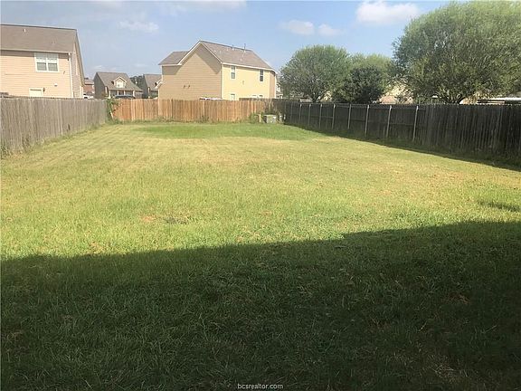 2nd image of 2713 Horse Haven Ln