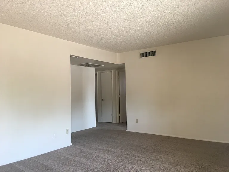 1933 E Apollo Ave — Photo 4