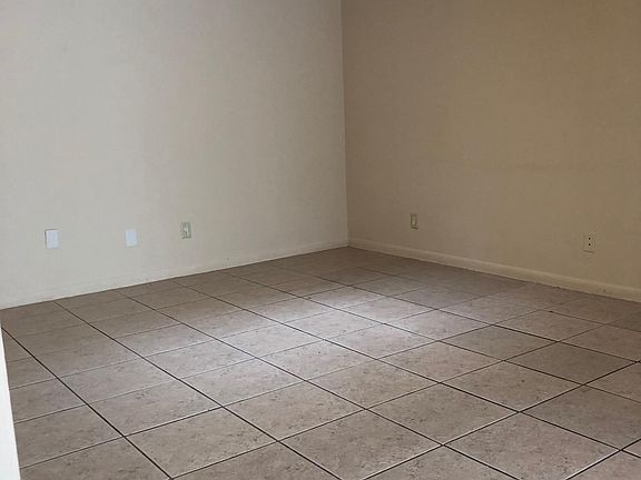 5th image of 1098 Laurel Oaks Ct