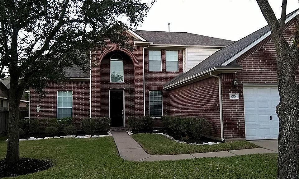 1st image of 12326 Maple Leaf Ln